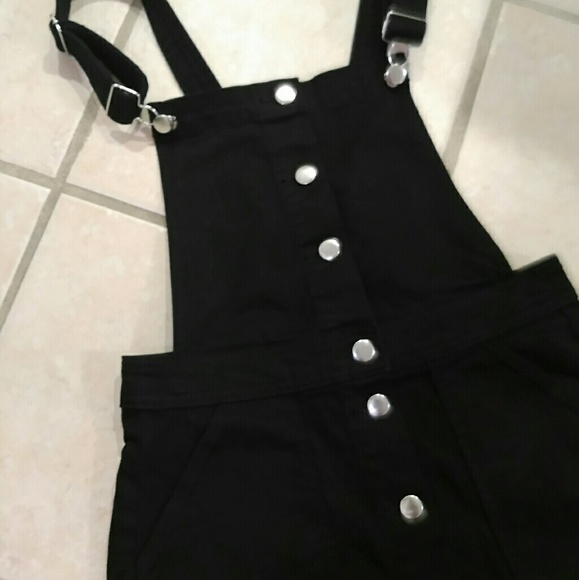 h&m black pinafore